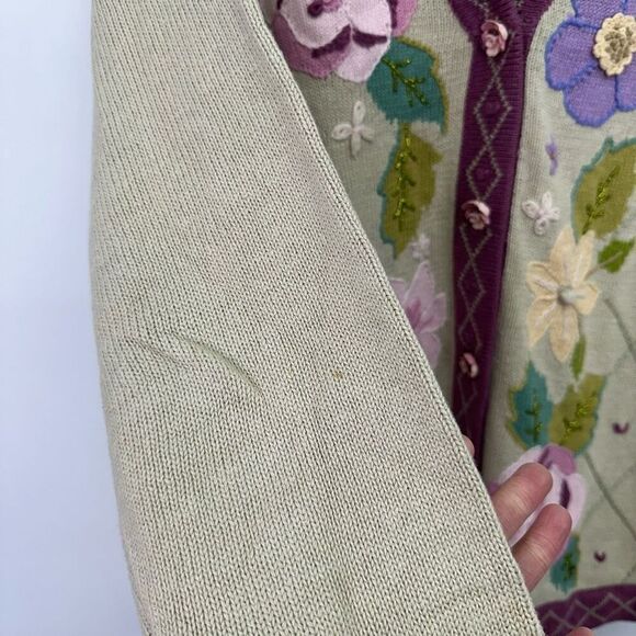 Storybook Knits Women’s Beaded Hand Knit Floral Argyle Flower Button Tan Cardiga - Picture 6 of 11